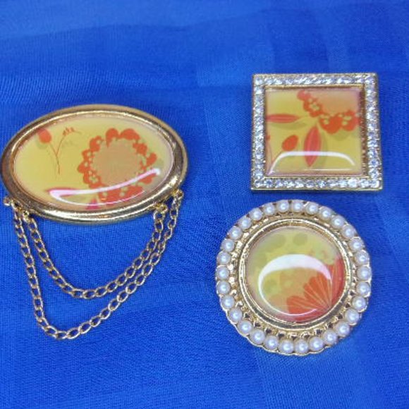 Avon Mark Pin Set 2003 - Picture 2 of 6